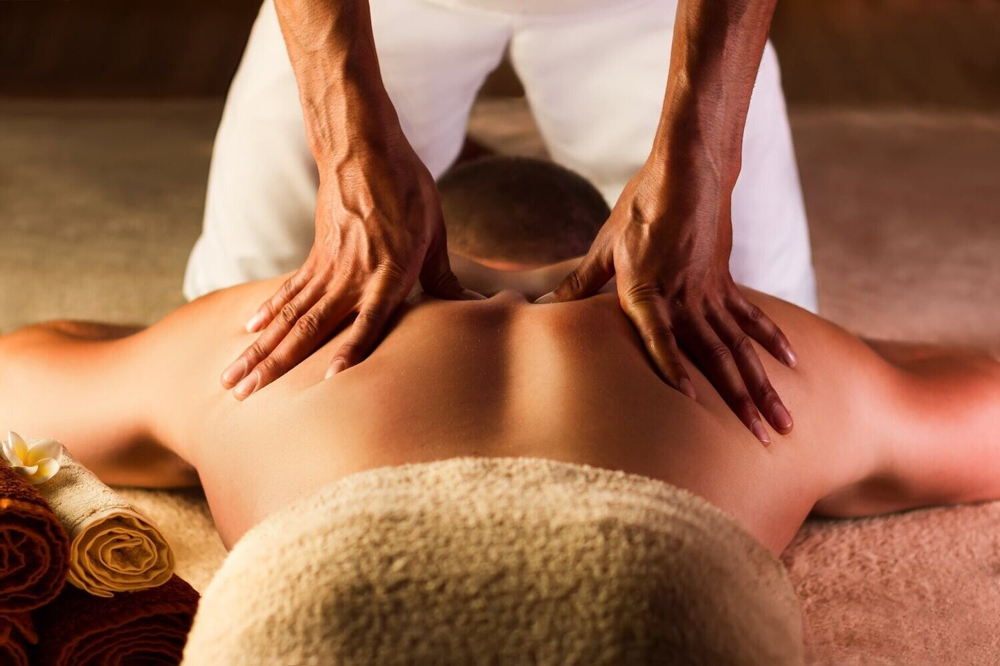 Massagem corporal de desbloqueio linfático